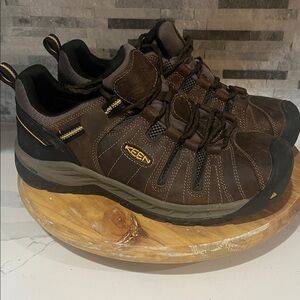 KEEN Men's Brown and Black Athletic Shoes